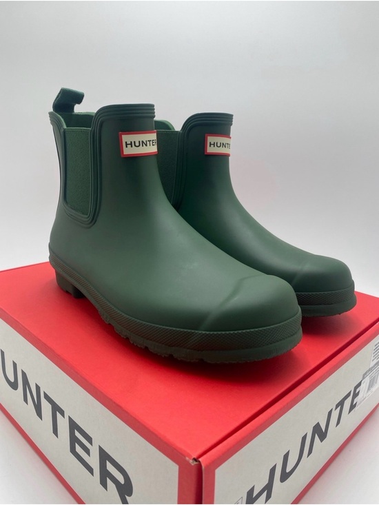 Hunter Shoes - Hunter Women’s Chelsea Short Rain Boots in Forest Green